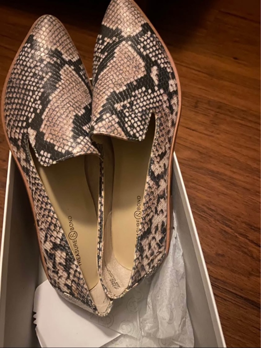 Treasure & Bond Beige and Black Snake-Print Pointed Loafers